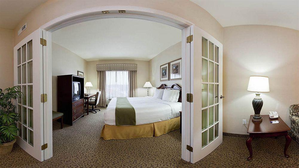 Holiday Inn Express Hotel And Suites Conroe By Ihg Exterior photo