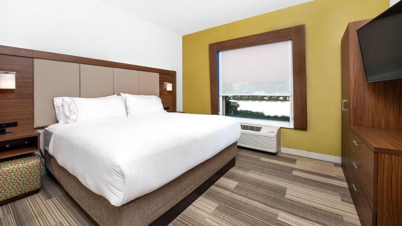 Holiday Inn Express Hotel And Suites Conroe By Ihg Exterior photo